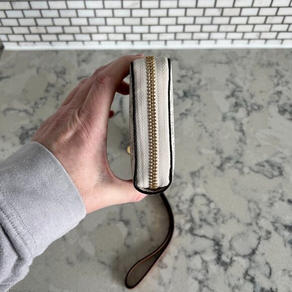 New Without Tags Michael Kors Wristlet - Picture 5 of 6